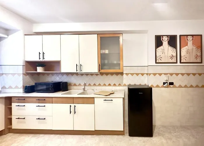 L'occhio Di *